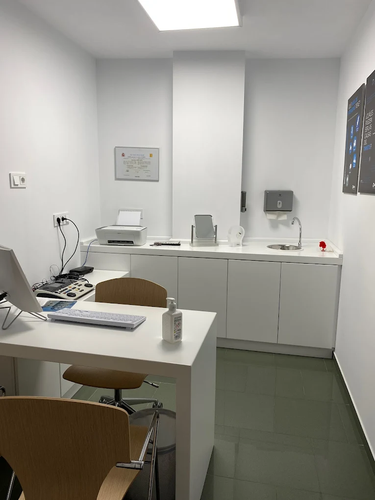 Interior de Óptica Almería - Baza