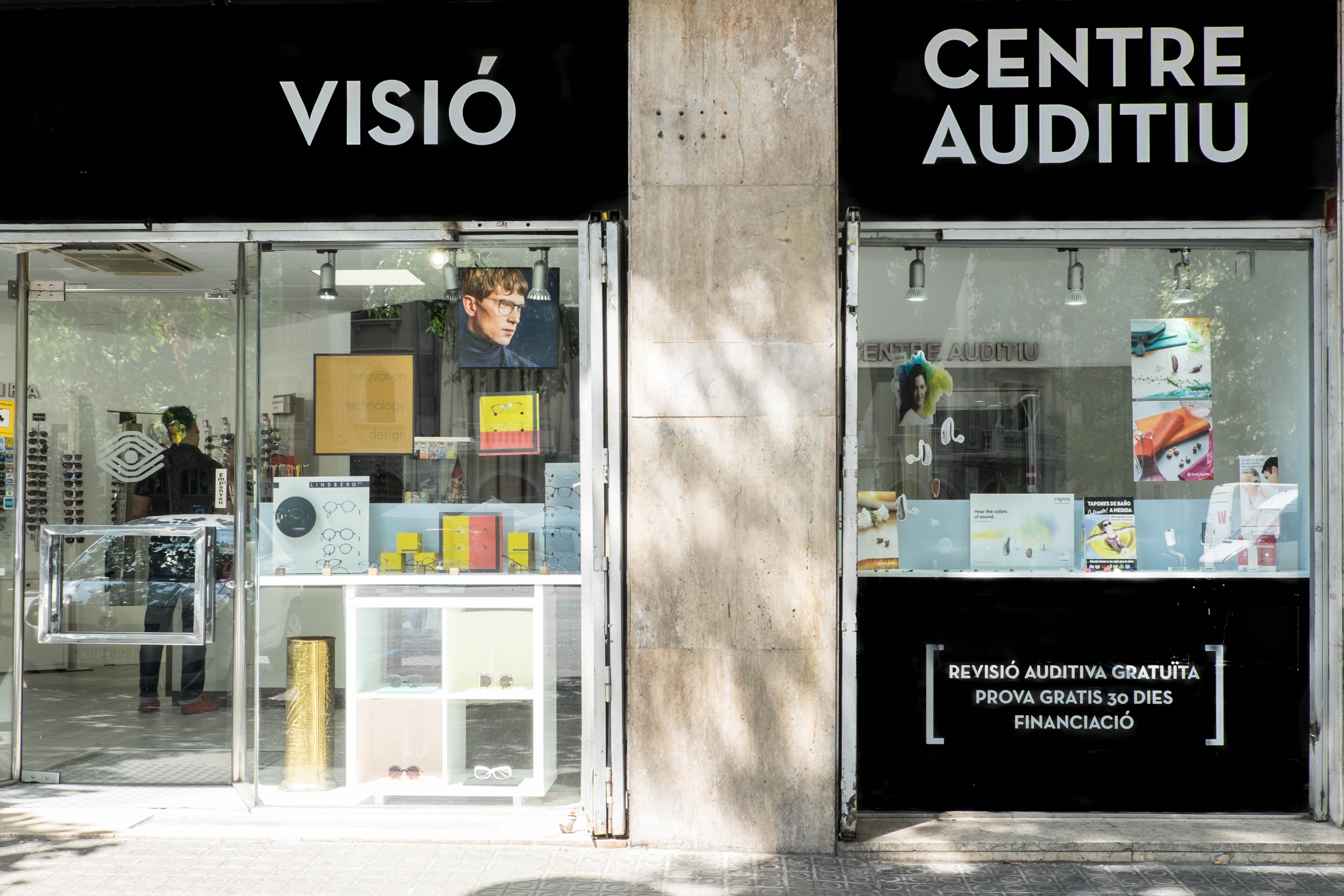 Interior de Centre Auditiu Rovira