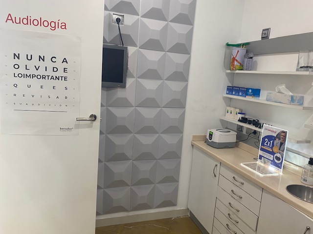 Interior de Soloptical Antequera