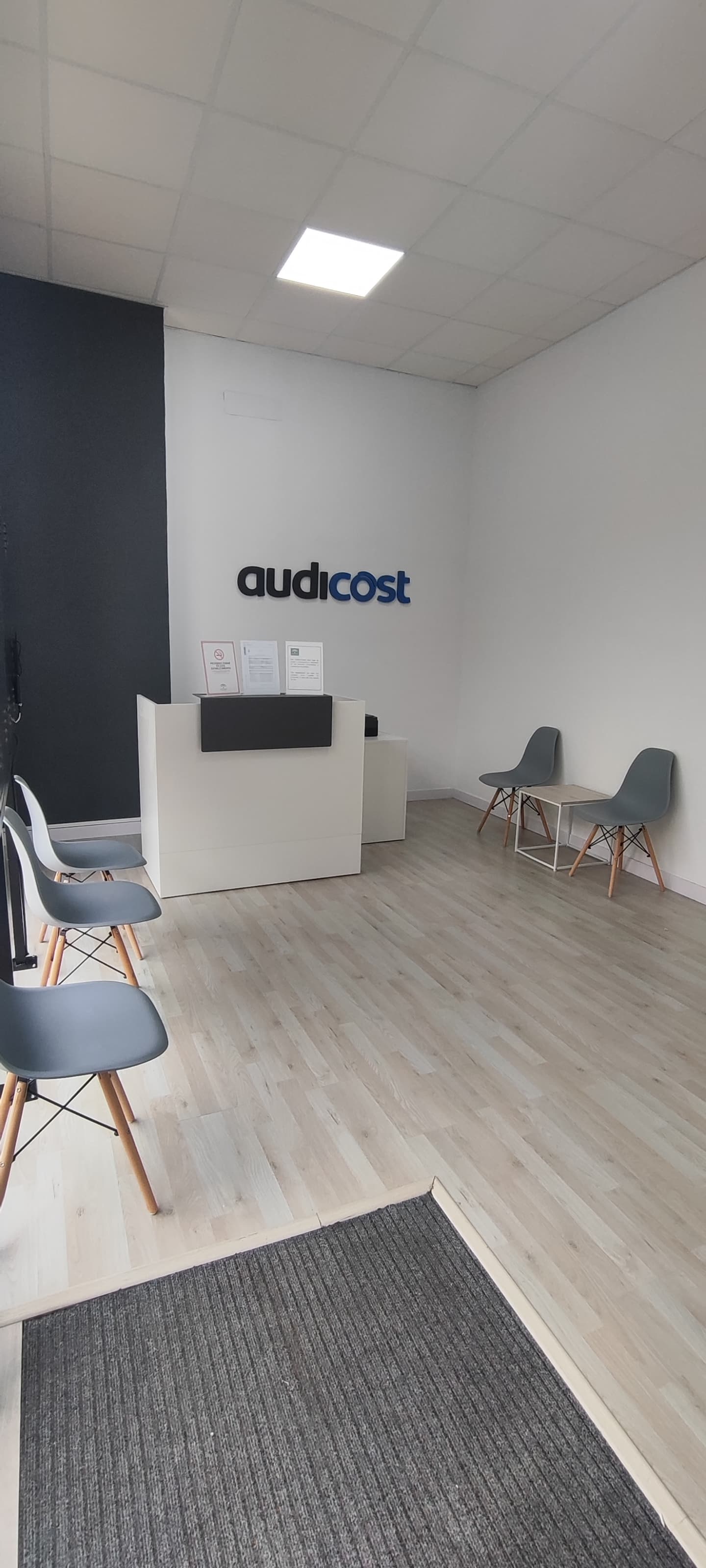 Interior de Audicost Huelva