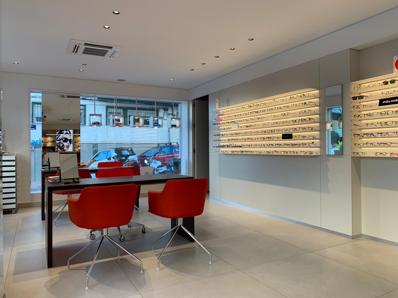 Interior de Innova Opticas Marbella