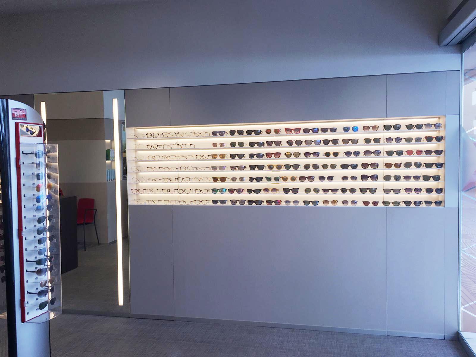 Interior de Innova Opticas Torre del Mar
