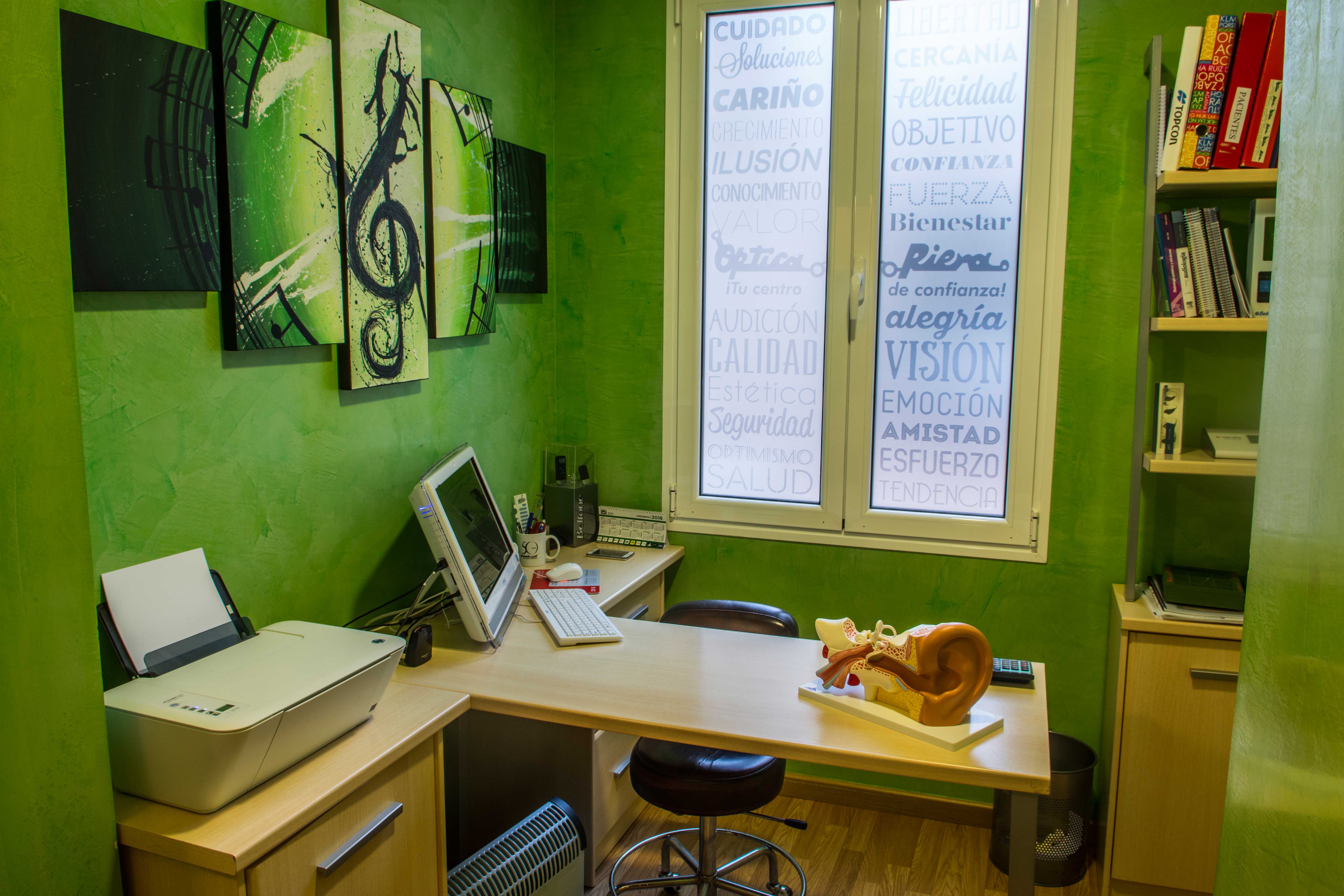 Interior de Optica Riera