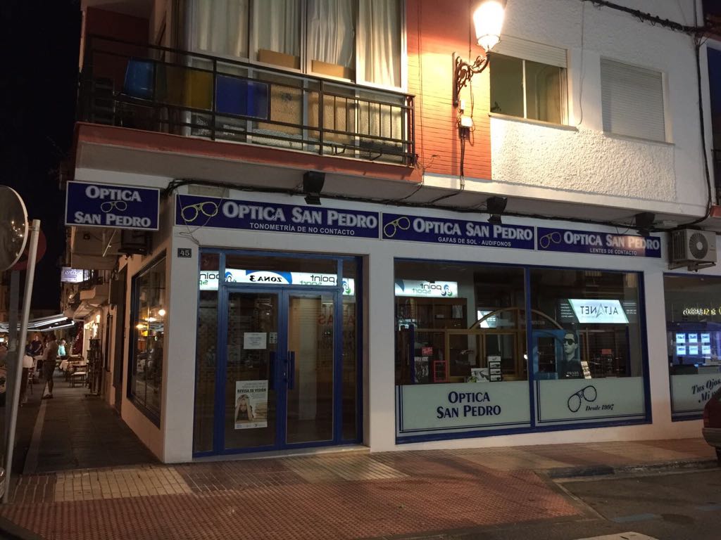 Interior de Centro auditivo Optica San Pedro