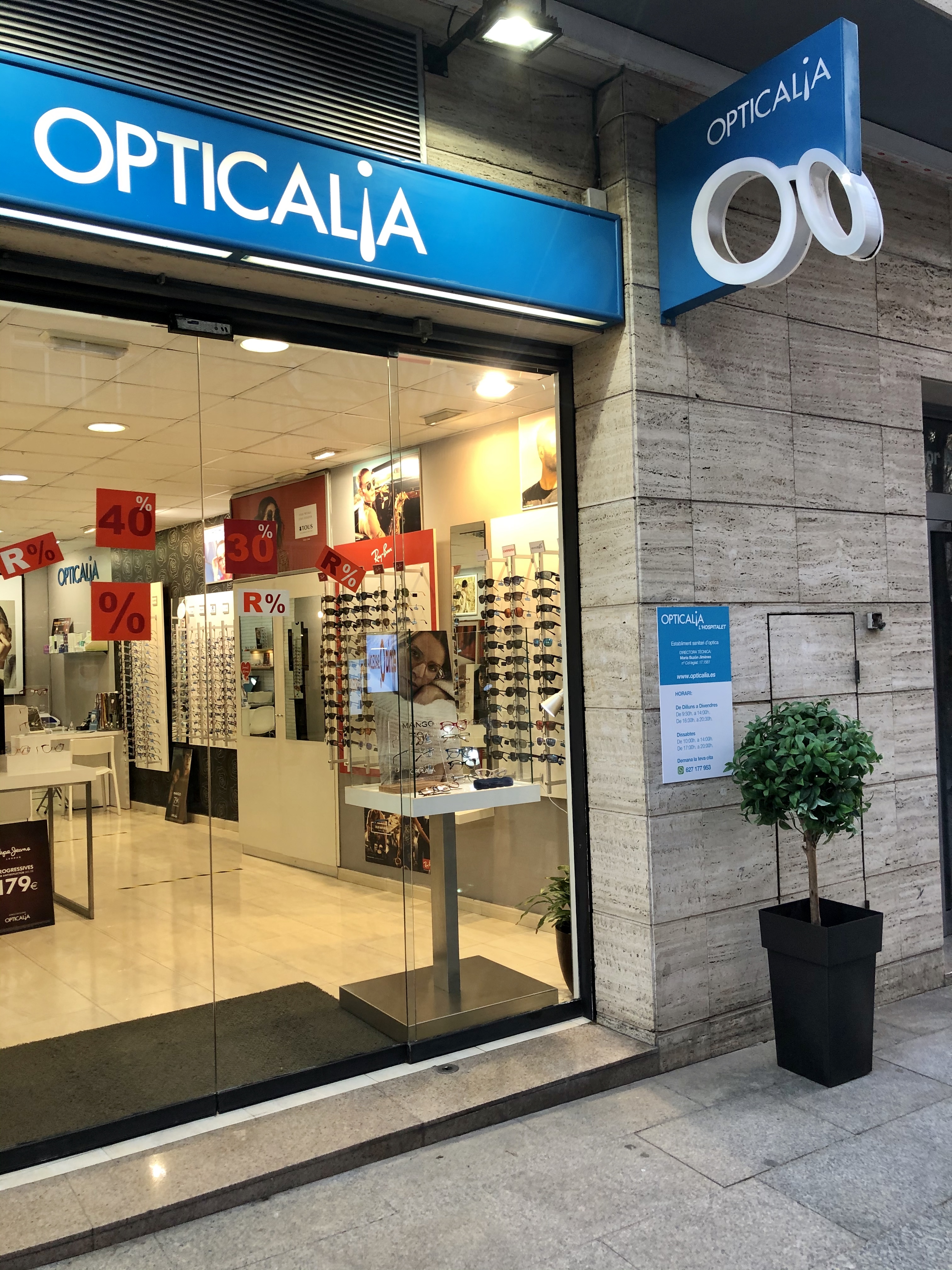 Interior de Opticalia L`hospitalet